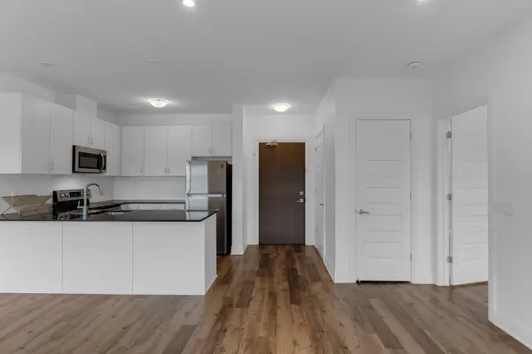 Oakville, ON L6H 0X2,102 Grovewood Common #529