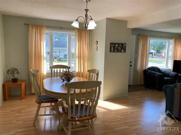 Greely - Metcalfe - Osgoode - Vernon And Area, ON K0A 3J0,8715 Bank ST