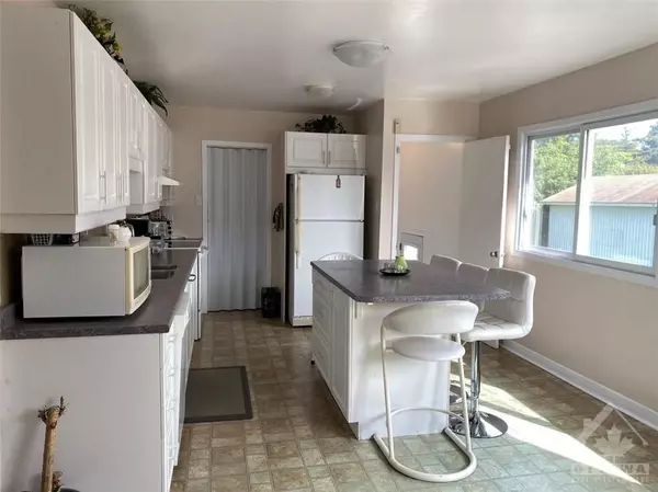 Greely - Metcalfe - Osgoode - Vernon And Area, ON K0A 3J0,8715 Bank ST