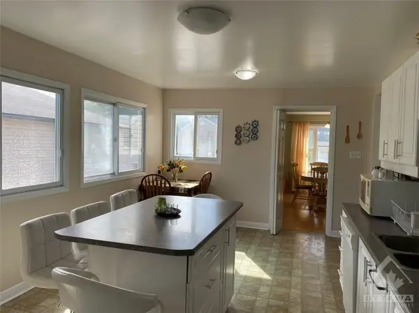 Greely - Metcalfe - Osgoode - Vernon And Area, ON K0A 3J0,8715 Bank ST