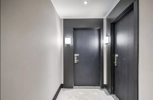 Kitchener, ON N2G 1A6,55 Duke St W ST #1008