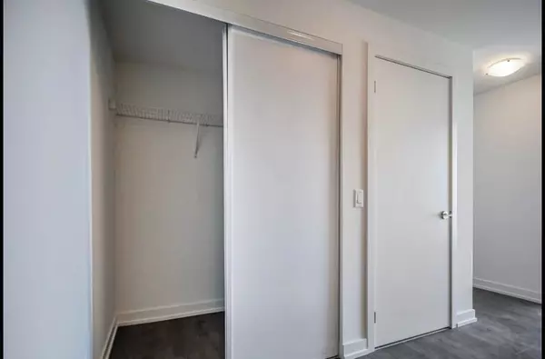 Kitchener, ON N2G 1A6,55 Duke St W ST #1008