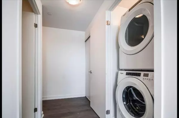 Kitchener, ON N2G 1A6,55 Duke St W ST #1008