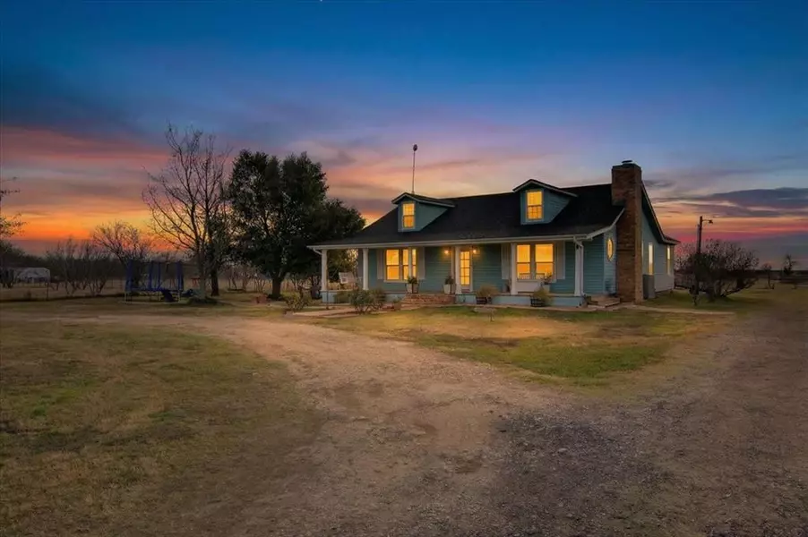 278 Leuschner Road, Elm Mott, TX 76640