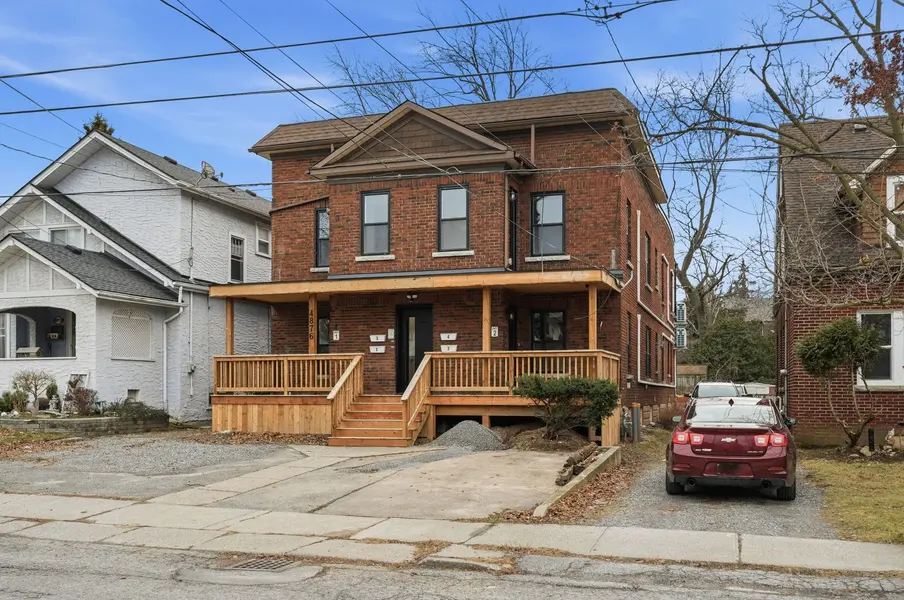 4876 Simcoe ST #4, Niagara Falls, ON L2E 1V9