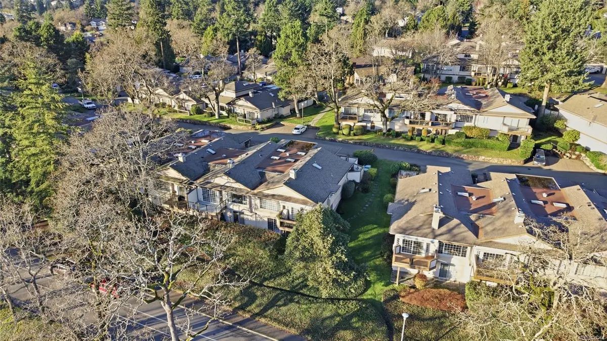 901 Kentwood Lane #19, Saanich, BC V8Y 2Y6