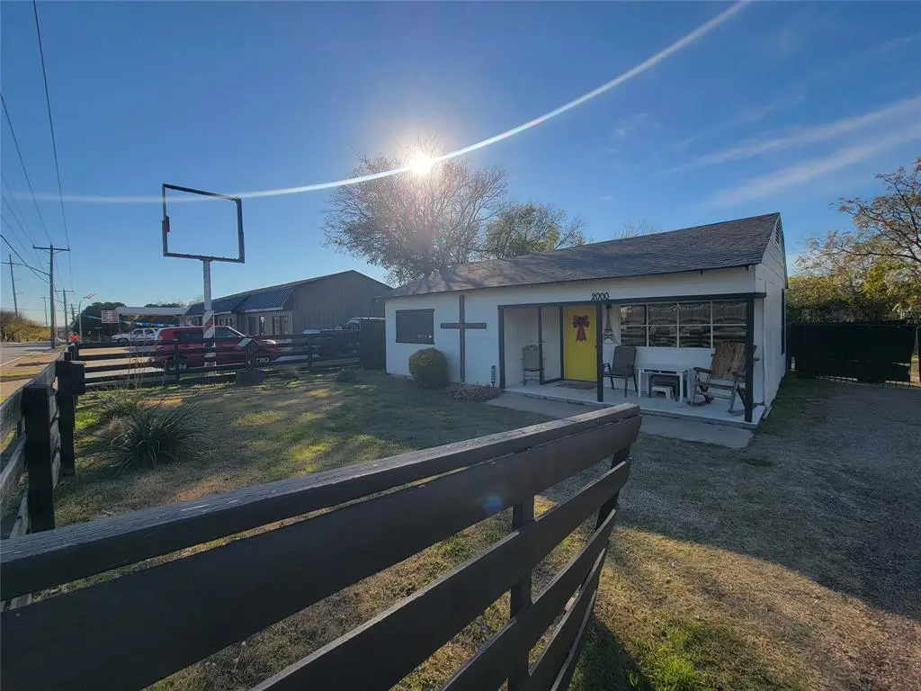 Fort Worth, TX 76112,2000 Stalcup Road #1