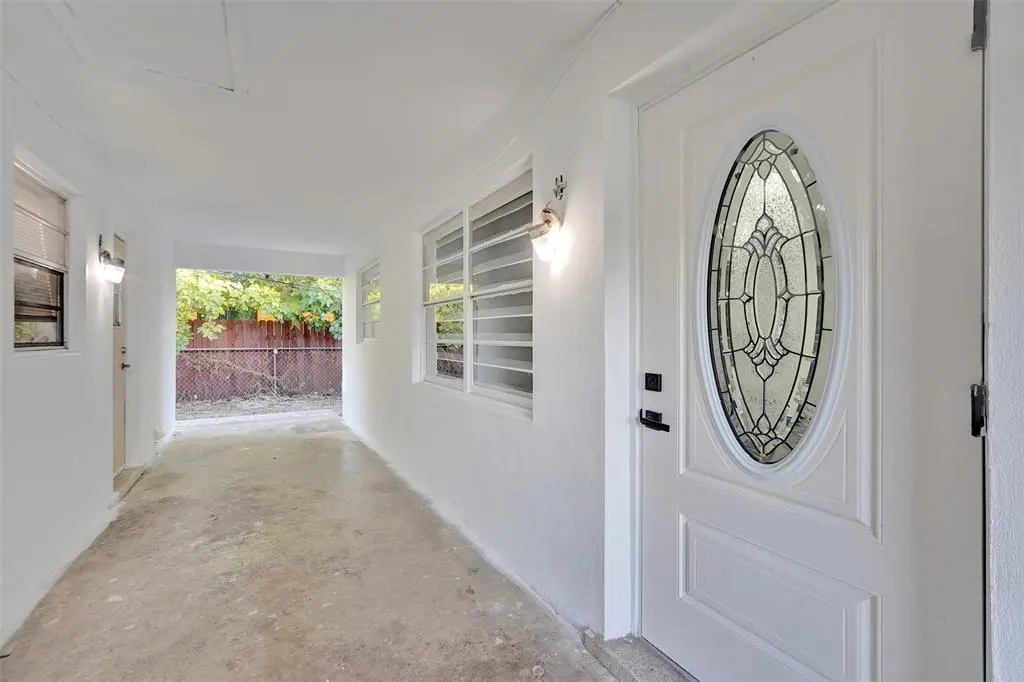 Lauderhill, FL 33313,5310 NW 16th St #C