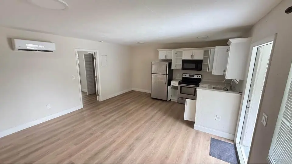 Hallandale Beach, FL 33009,800 Moffett St #3