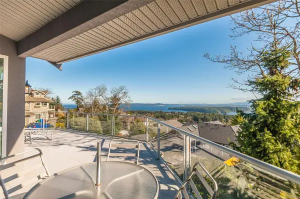 3748 Glen Oaks Dr, Nanaimo, BC V9T 6H2