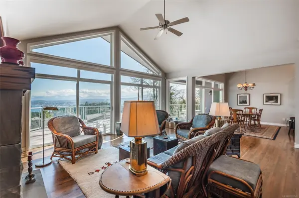 3748 Glen Oaks Dr, Nanaimo, BC V9T 6H2