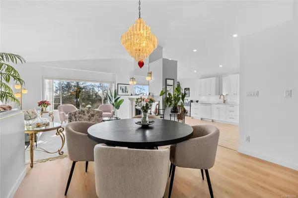 901 Kentwood Lane #19, Saanich, BC V8Y 2Y6