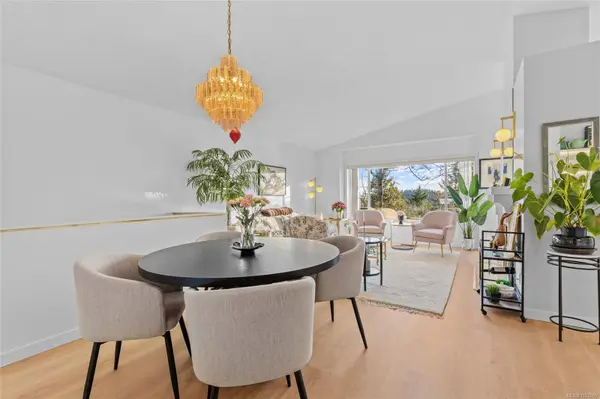 901 Kentwood Lane #19, Saanich, BC V8Y 2Y6