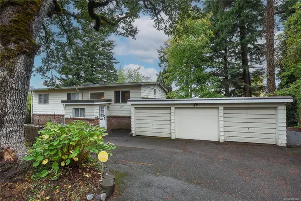 4667 McQuillan Rd, Courtenay, BC V9N 3T6