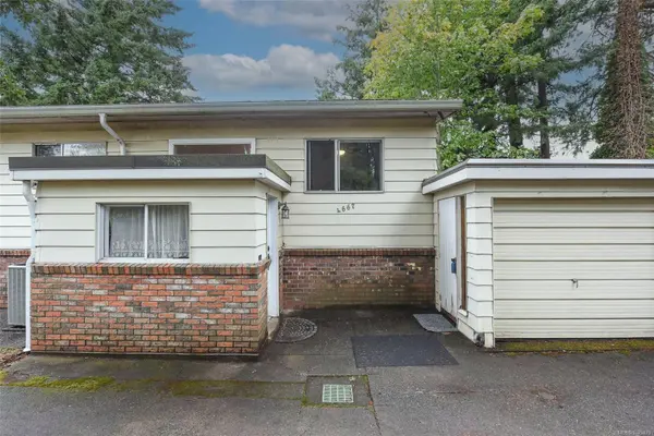 4667 McQuillan Rd, Courtenay, BC V9N 3T6