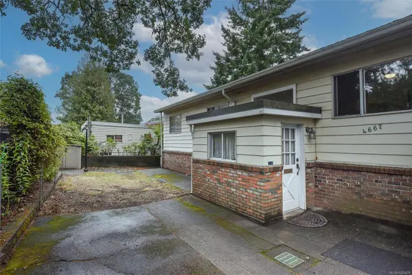 4667 McQuillan Rd, Courtenay, BC V9N 3T6