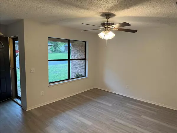 Paris, TX 75460,951 Van Zandt