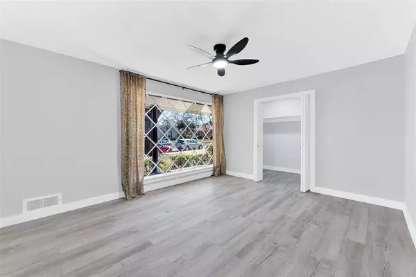 Dallas, TX 75228,5821 Clendenin Avenue