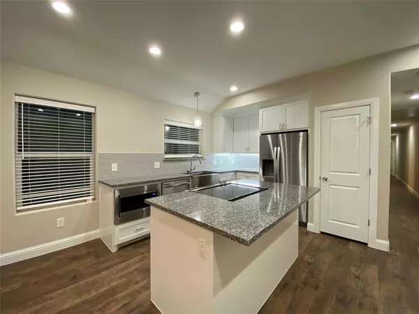 Sherman, TX 75090,802-804 N Broughton Street #802