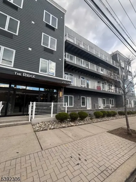 North Arlington Boro, NJ 07031,241 Ridge Rd