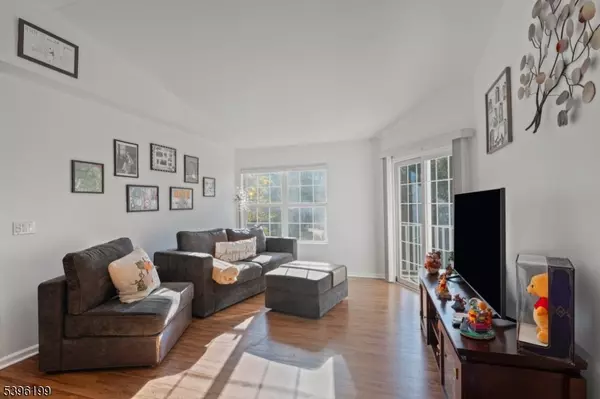 Wayne Twp., NJ 07470,11 Parkside Ct #11