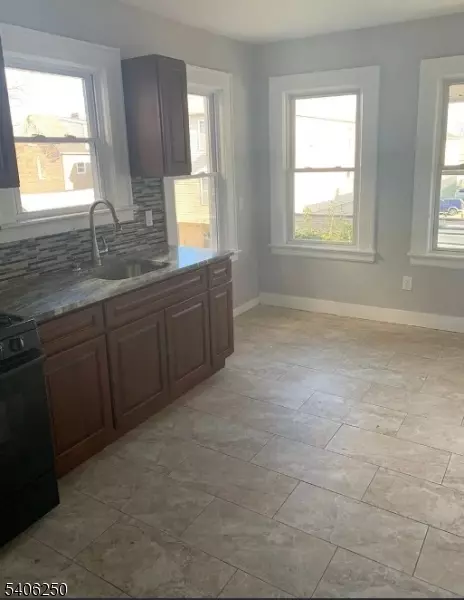 Elizabeth City, NJ 07206,543 Court St