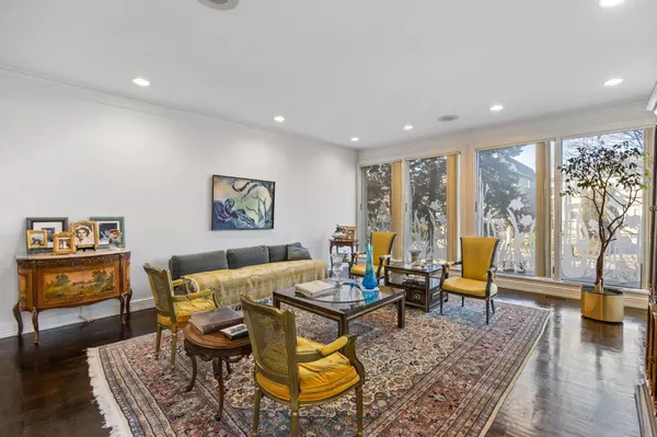 Toronto C04, ON M6B 1X5,83 Hillmount AVE