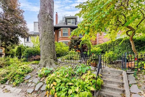 Toronto C02, ON M4V 2G6,38 Foxbar RD