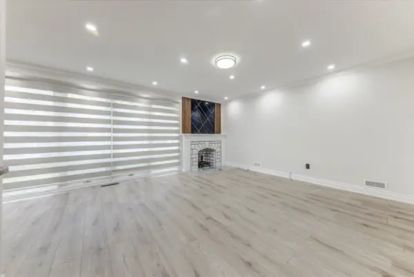 Toronto C13, ON M3B 2N1,2 Tangmere RD