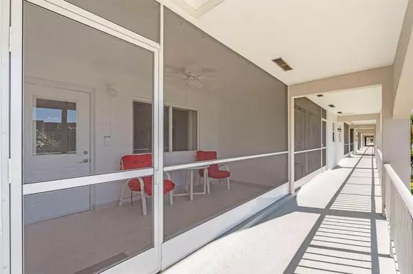 Hallandale Beach, FL 33009,581 BLUE HERON DR #317-B