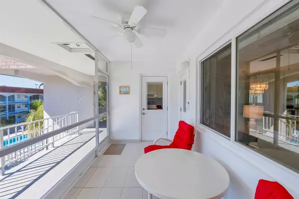 Hallandale Beach, FL 33009,581 BLUE HERON DR #317-B