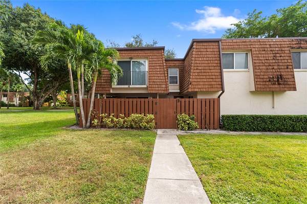2061 SW 90th Ave #B-17, Davie, FL 33324
