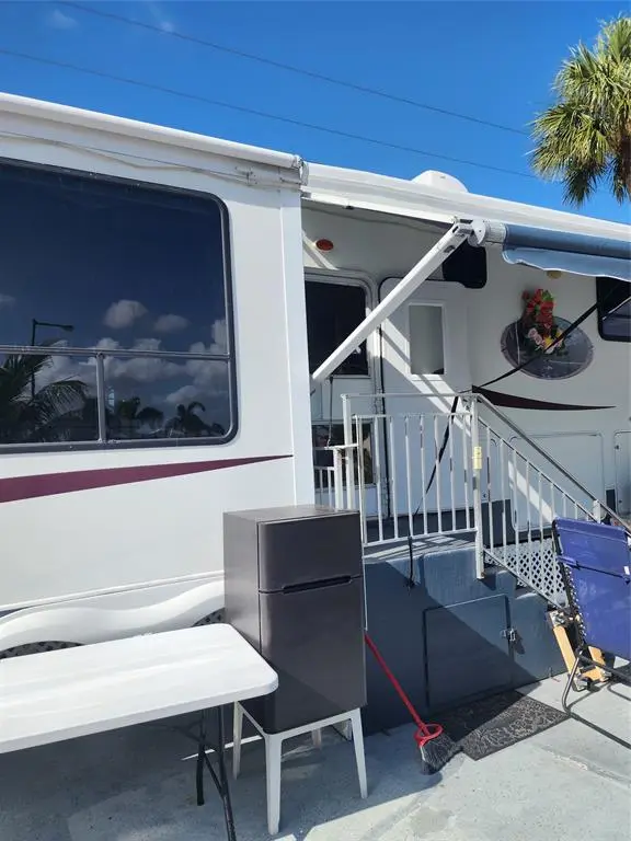 Okeechobee, FL 34974,5684 SE 67th Ave