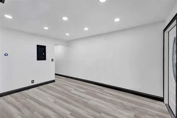 Lauderhill, FL 33313,5310 NW 16th St #C