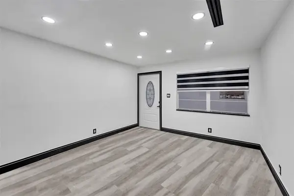 Lauderhill, FL 33313,5310 NW 16th St #C