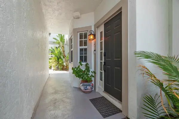 Fort Lauderdale, FL 33304,1321 Bayview Dr #4