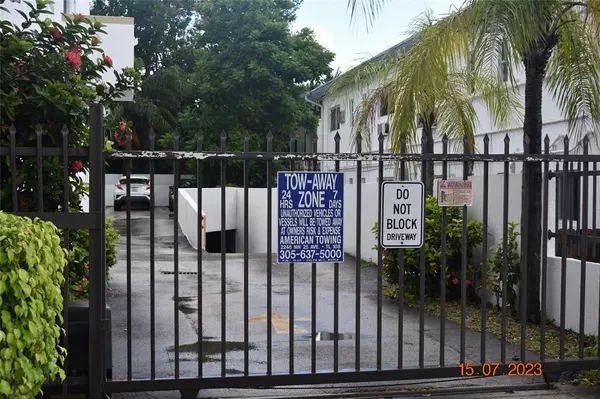 Miami, FL 33133,3051 SW 27th Ave #204