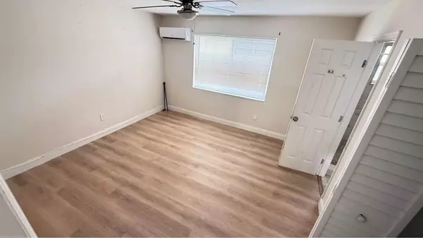 Hallandale Beach, FL 33009,800 Moffett St #4