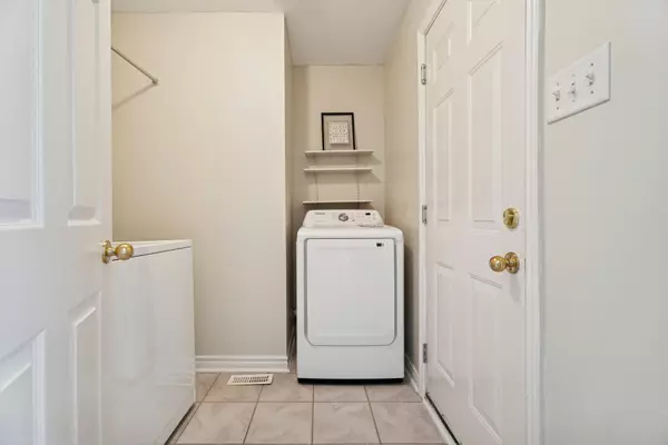 Barrie, ON L4N 0E1,136 Marsellus DR