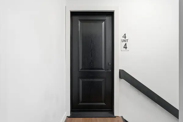 Niagara Falls, ON L2E 1V9,4876 Simcoe ST #4