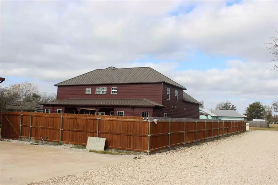 1205 Avenue B, Lacy Lakeview, TX 76705