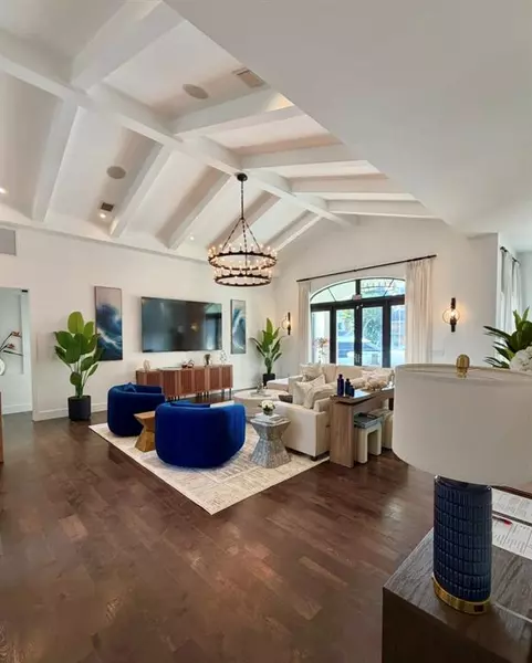 49 Fiesta Way, Fort Lauderdale, FL 33301