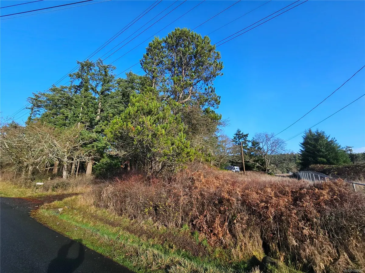 4299 Blenkinsop Rd, Saanich, BC V8X 2C3