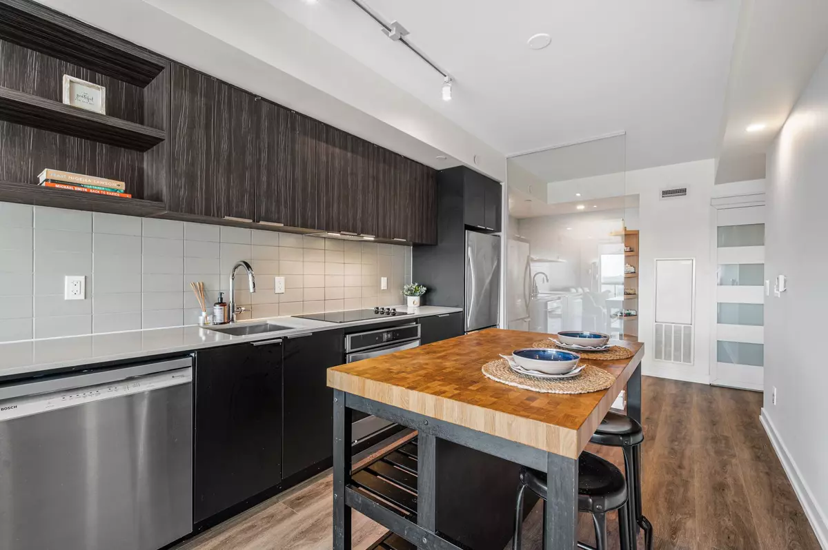 Toronto C11, ON M3C 0P1,6 Sonic WAY #1405