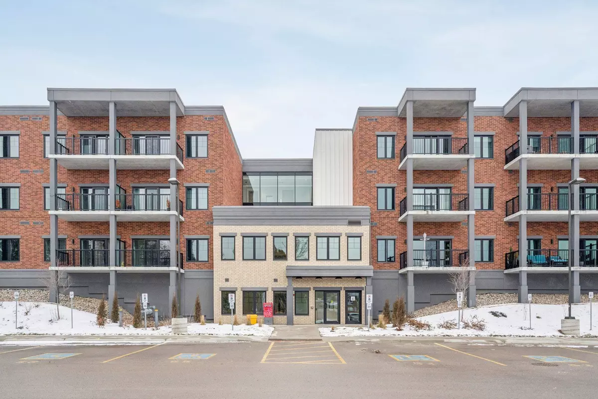 Clearview, ON L0M 1G0,121 Mary ST #405