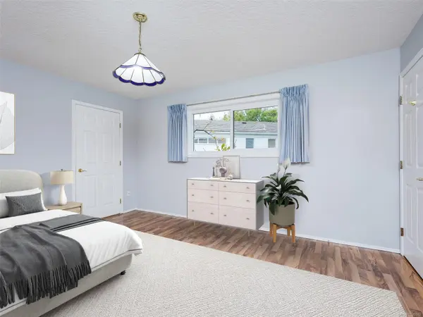 4220 Wakefield Pl, Saanich, BC V8N 6E5