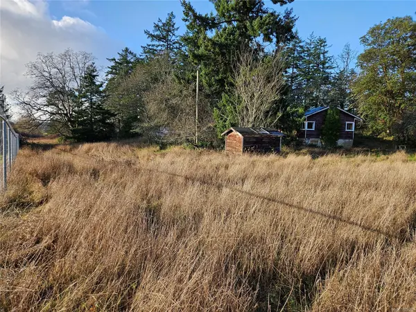 4299 Blenkinsop Rd, Saanich, BC V8X 2C3