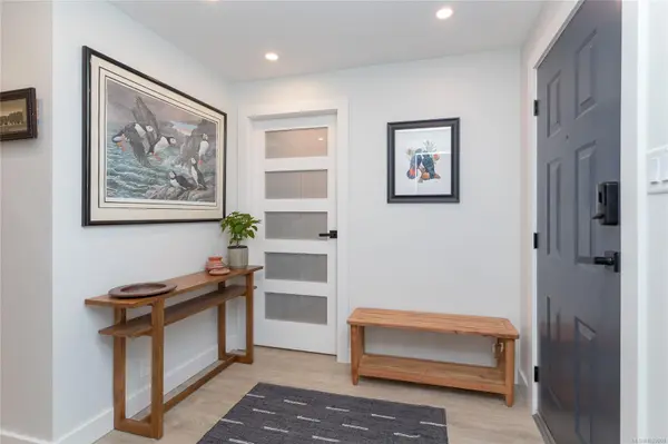 9851 Second St #1A, Sidney, BC V8L 3C7