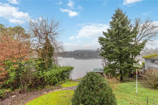 956 Westing Rd, Saanich, BC V9A 2G5