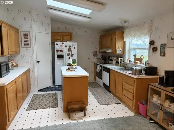 Sutherlin, OR 97479,503 OLD PIONEER RD